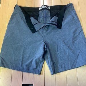 Men’s Hurley Phantom bird short size 42